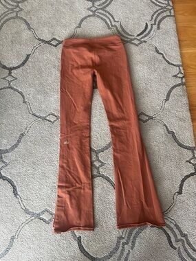 Alo High-Rise Flare Leggings size Small